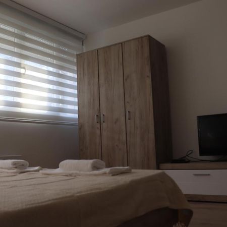Apartman Lena Banovo Brdo Lejlighed Beograd Eksteriør billede