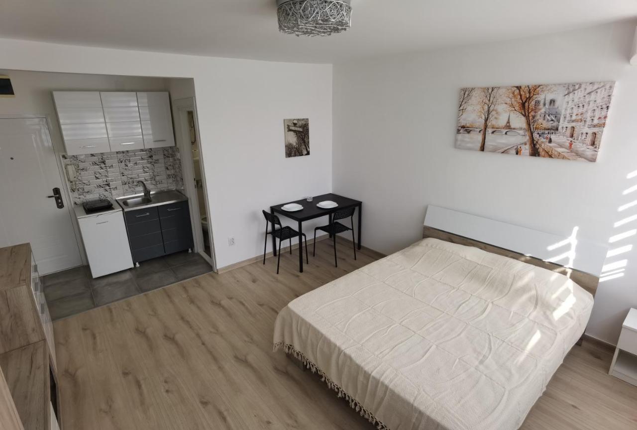 Apartman Lena Banovo Brdo Lejlighed Beograd Eksteriør billede