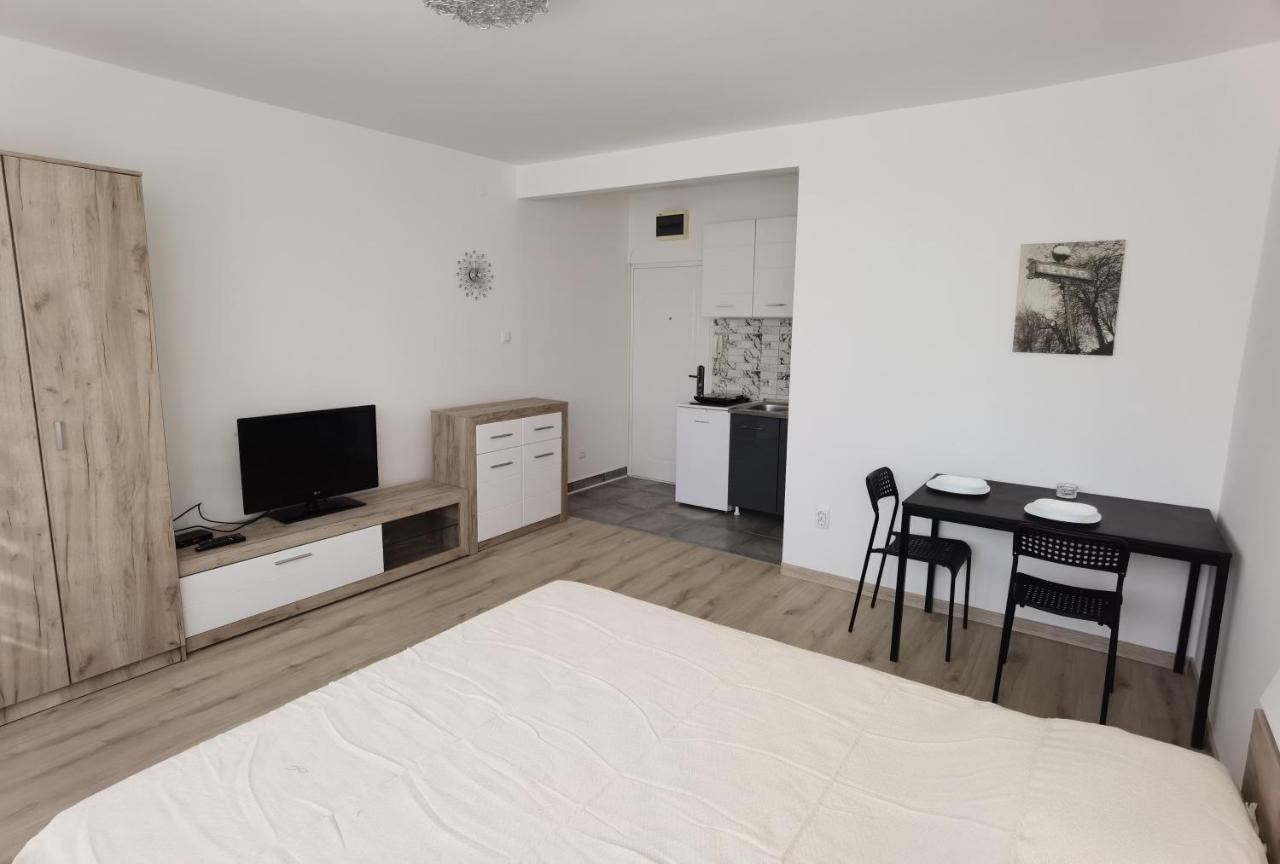 Apartman Lena Banovo Brdo Lejlighed Beograd Eksteriør billede