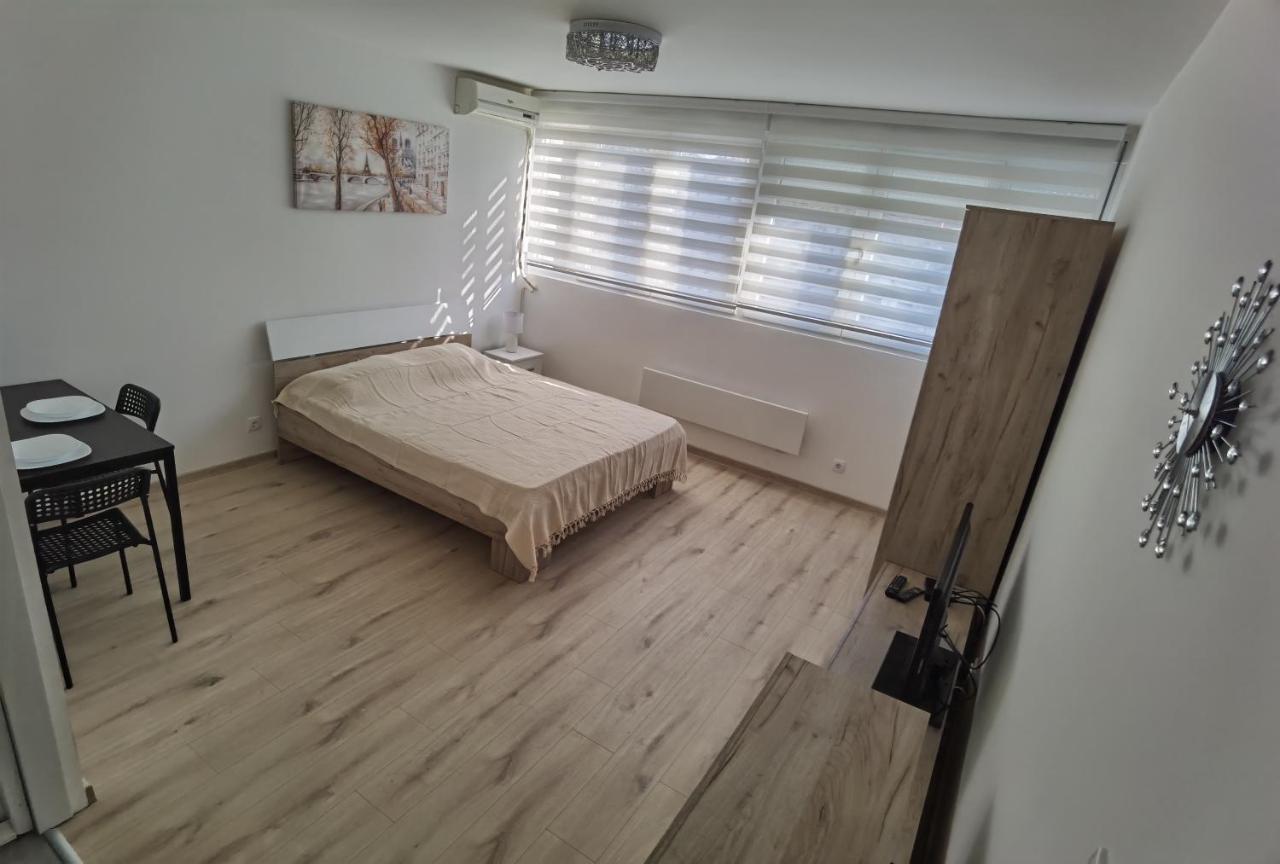Apartman Lena Banovo Brdo Lejlighed Beograd Eksteriør billede