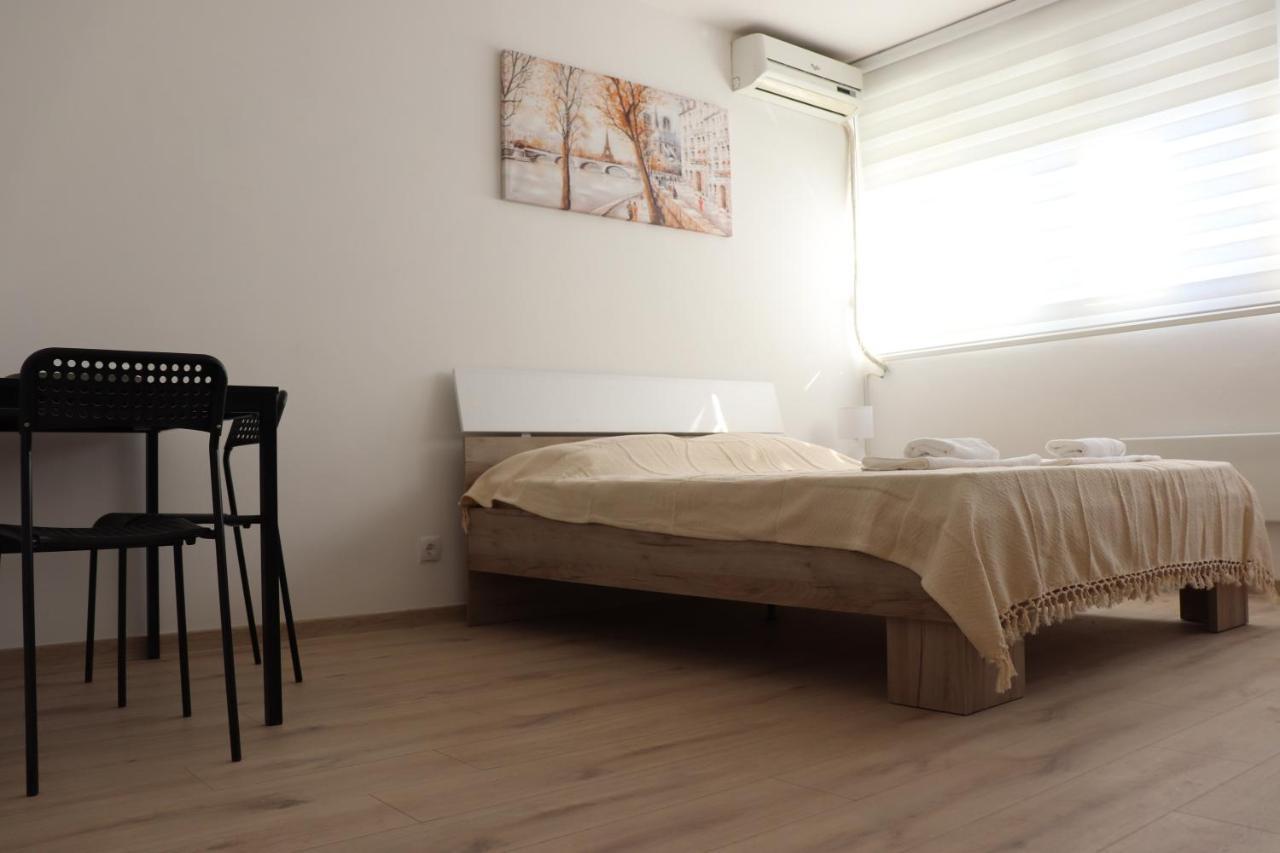 Apartman Lena Banovo Brdo Lejlighed Beograd Eksteriør billede