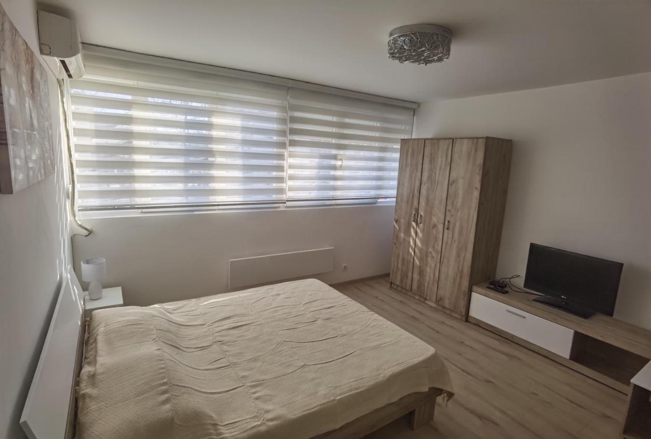Apartman Lena Banovo Brdo Lejlighed Beograd Eksteriør billede